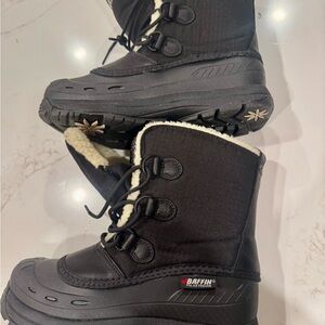 Baffin Tessa women’s boots size 8